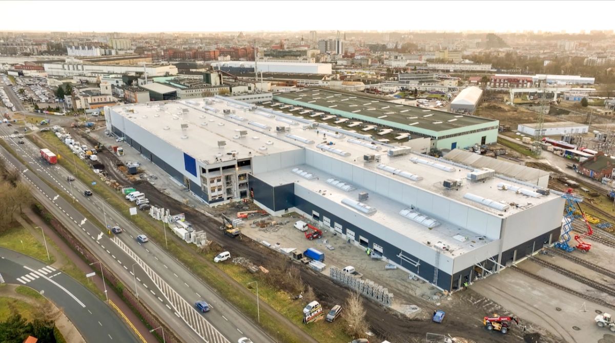 PESA obtient 1,6 milliard d'euros pour accroître sa production et soutenir le développement de véhicules