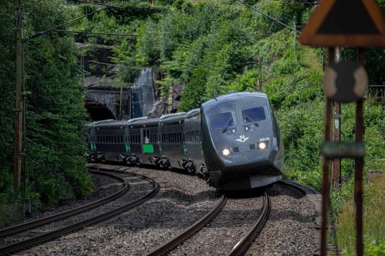 SJ Reports Higher Operating Profit