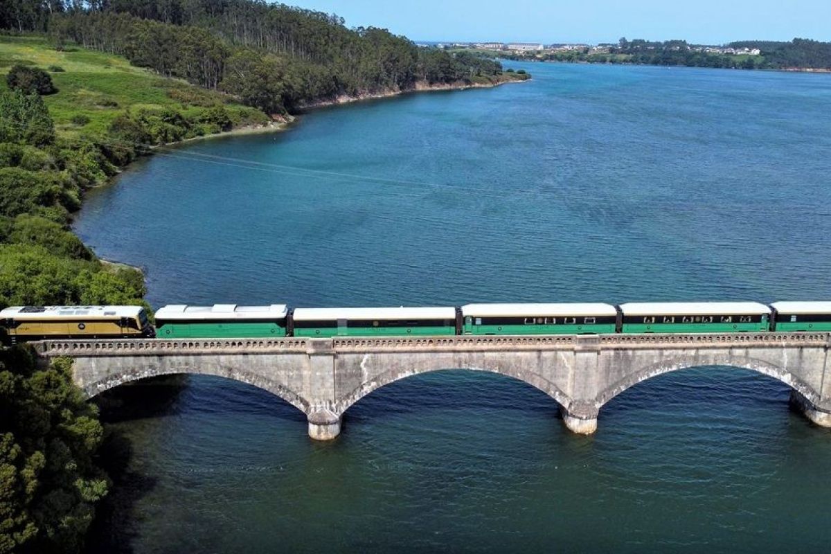 西班牙国家铁路公司（Renfe）在科斯塔维尔德观光列车上测试HVO燃料