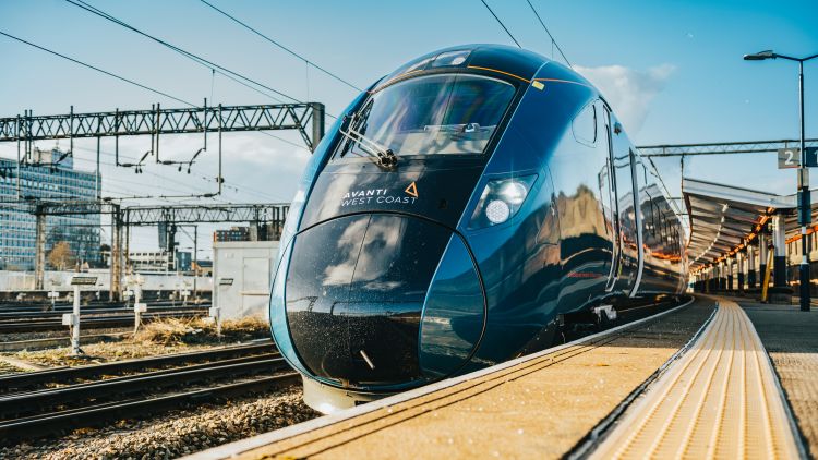Avanti West Coast spouští nové vlaky Hitachi na trasách do Severního Walesu a Birminghamu