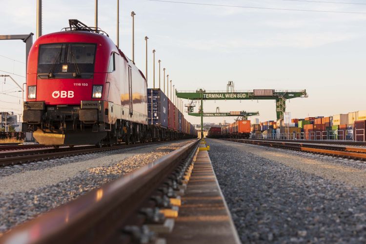 RCG: New connections between Central Europe and Central Asia