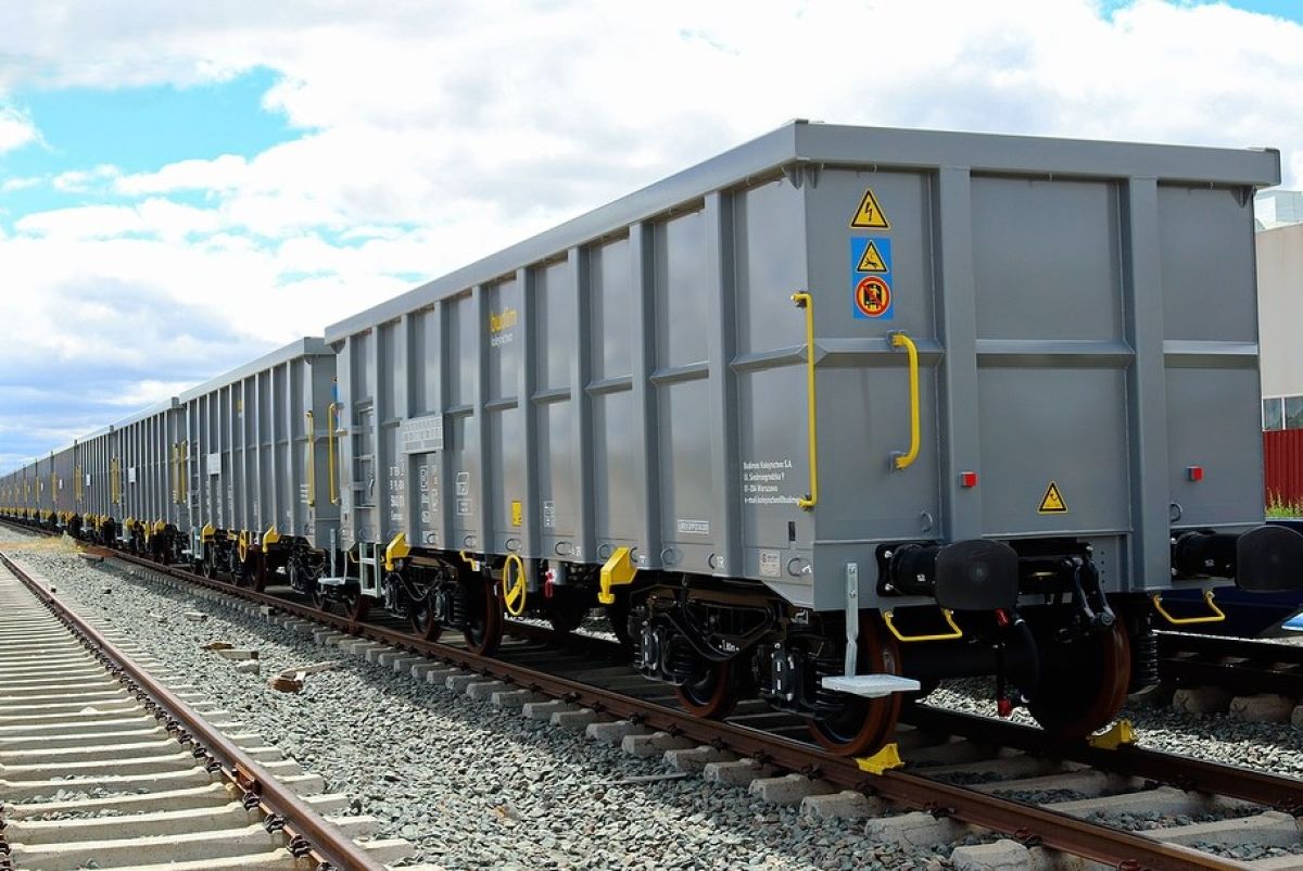 Gök Rail begins delivery of new open box wagons to Budimex