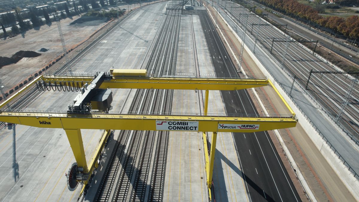 Testzüge erreichen vor Inbetriebnahme den Terminal La Llagosta Barcelona