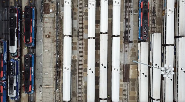 300 nowych wagonów kolejowych dla Baltimore, Chicago i Filadelfii