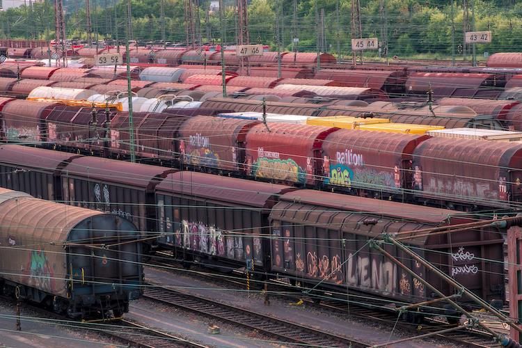 Zvyšování kapacity železniční nákladní dopravy prostřednictvím spolupráce mezi společnostmi v Německu