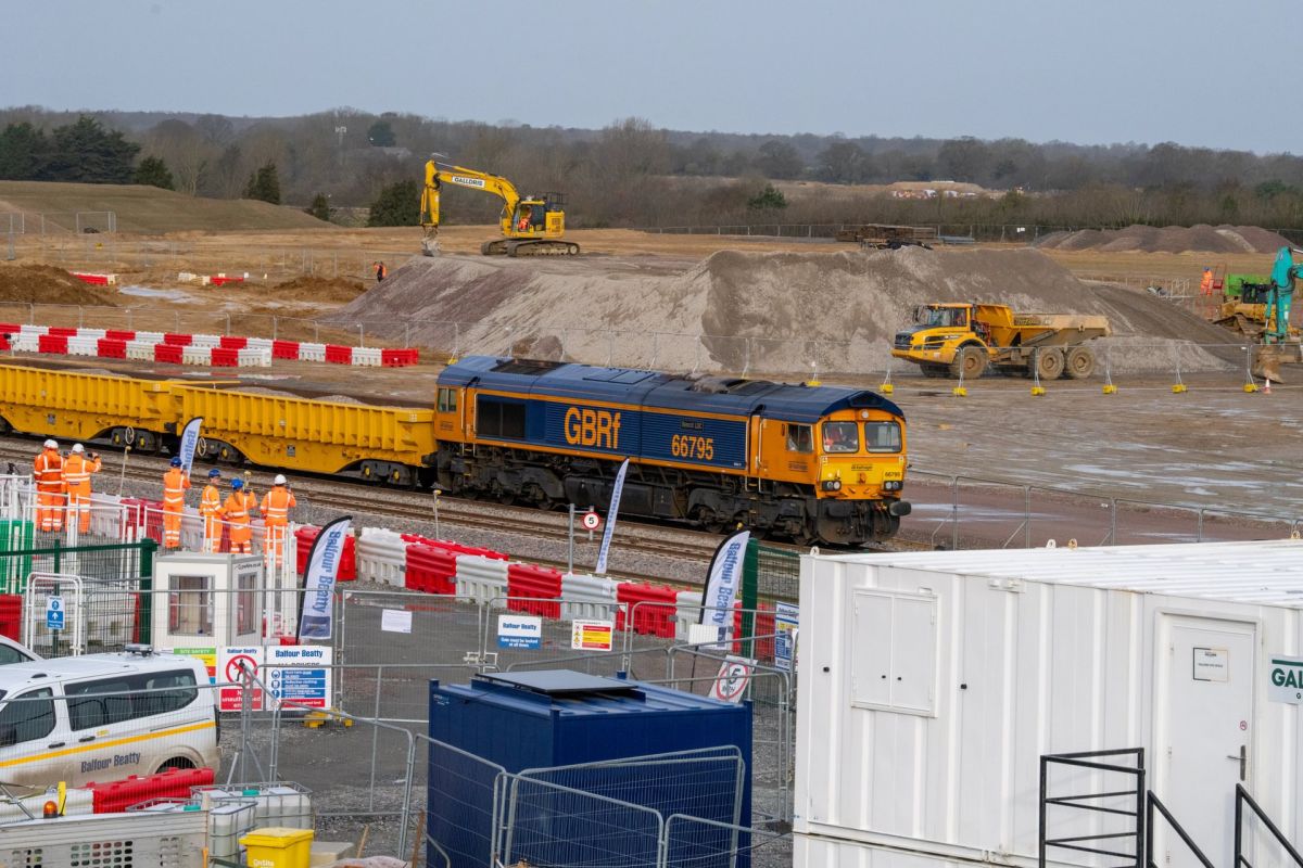 Do jaderného projektu Sizewell C dorazil první technický vlak