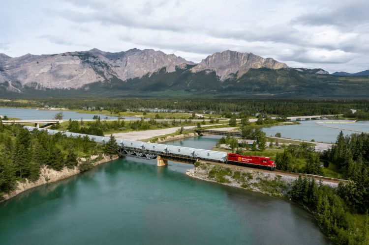 Canadian government intervenes: End of rail lockout to avert disruptions
