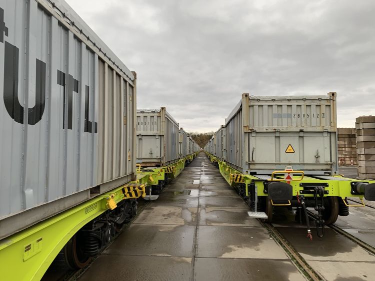 Dettmer Rail uses GATX wagions for new intermodal train service that replaces truck transport