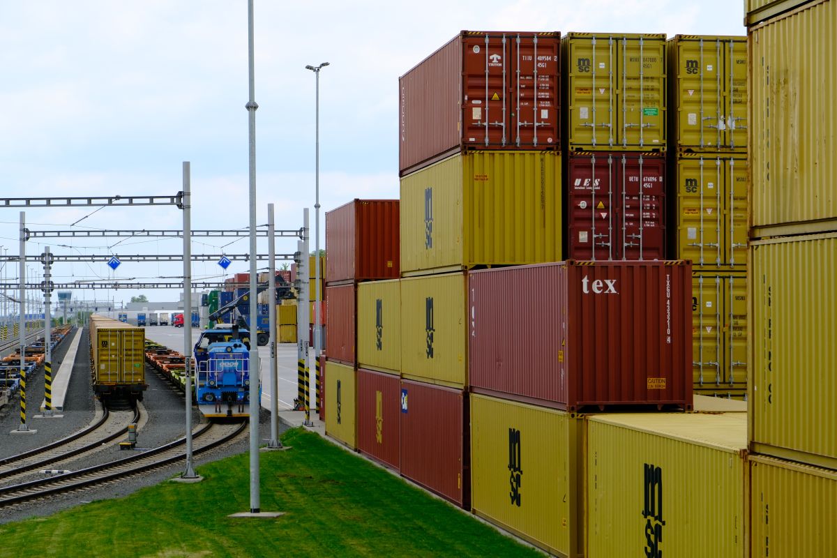 Czech transport minister urges EU action on rail freight