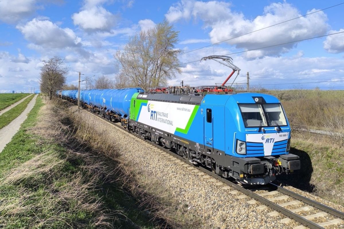 Railtrans International fuel trains from Polish port to hinterland for MOL Group