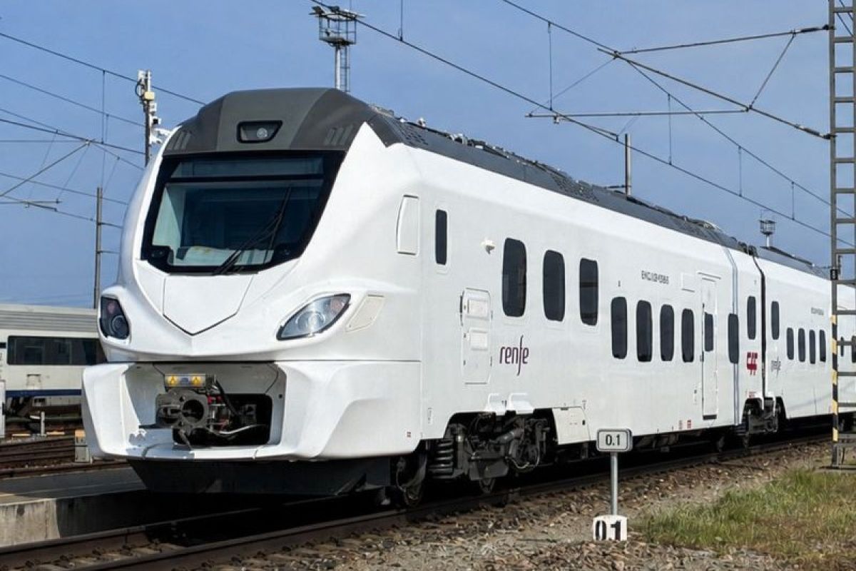 Les trains CAF 480 de Renfe font l'objet d'essais à Velim
