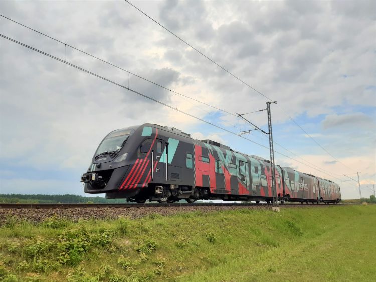 35 nových dvourežimových vícenásobných jednotek Newag pro PKP Intercity