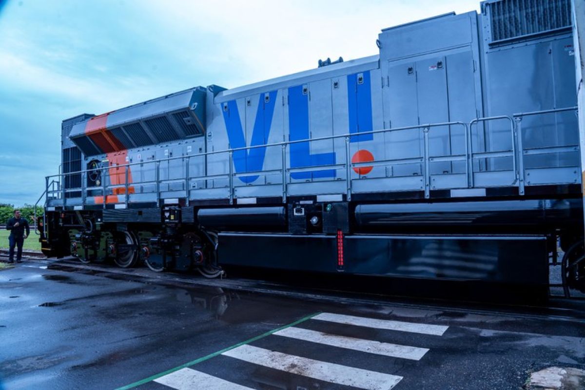 VLI adds eight locomotives to FCA network in Brazilian Minas Gerais