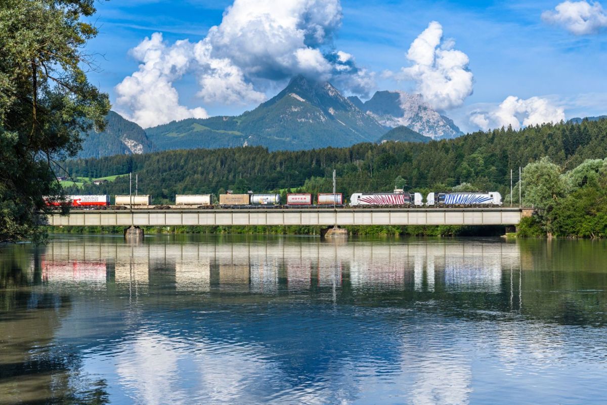 Kombiverkehr shows how German rail infrastructure works hit intermodal rail