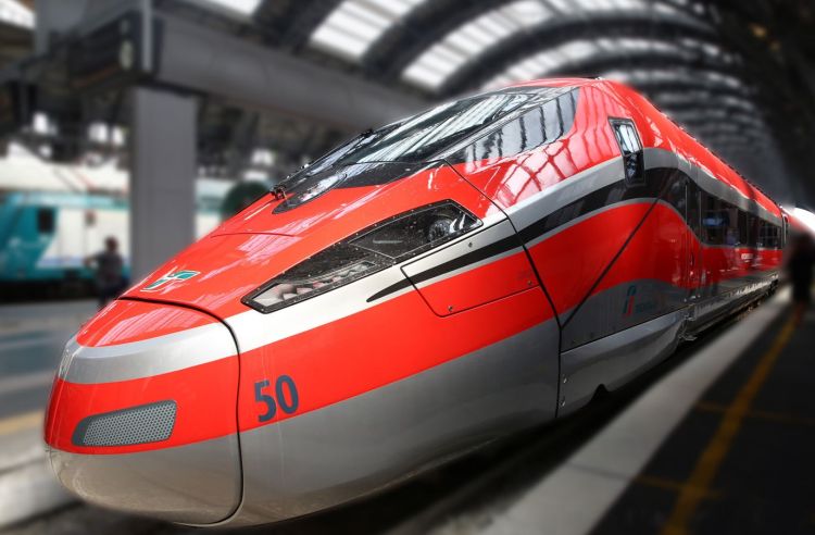 Hitachi Rail consegnerà 40 treni Frecciarossa 1000 per Trenitalia