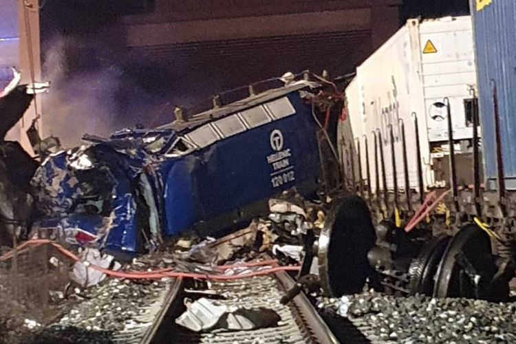 Greece, train crash: at least 32 dead, 85 injured