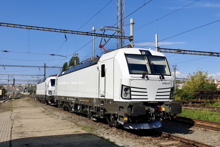 ČD: Další dva vektrony, expanze do Polska
