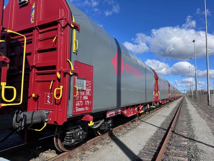 40 de vagoane Ermewa noi se alătură Captrain Deutschland CargoWest pentru transportul de bobine de oțel