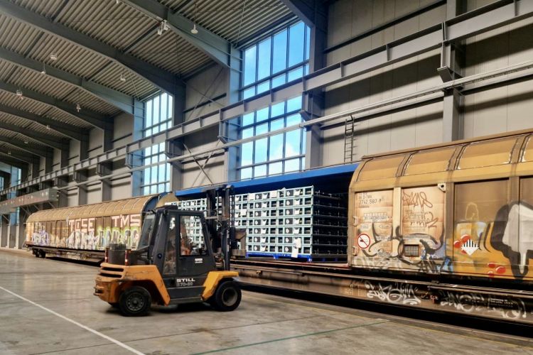 DB Cargo transports battery for VW and Škoda