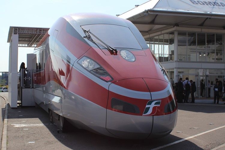 Alstom a terminé le transfert du train à très grande vitesse V300 ZEFIRO à Hitachi Rail