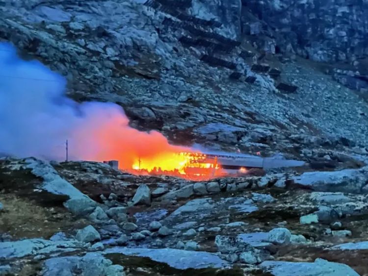 Uszkodzenia spowodowane pożarem zamykają linię Norwegian Bergen Line między Finse i Myrdal
