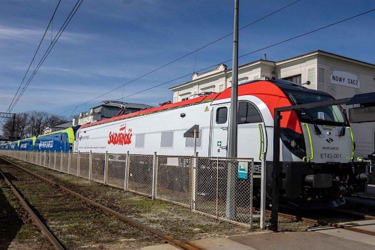Společnost PKP CARGO rozšiřuje flotilu lokomotiv Dragon 2