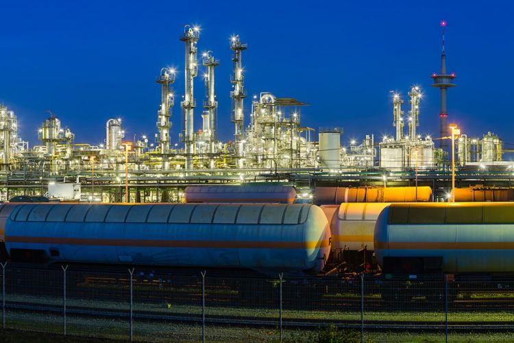 Unimot buys more tank wagons