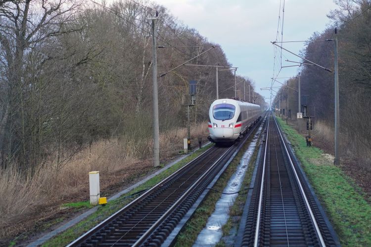 Hamburg-Berlin demiryolu güzergahı genel bir yenilemeden geçecek, yönlendirme konsepti soru işaretlerine yol açıyor