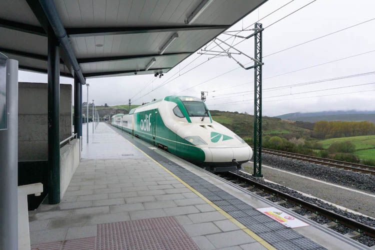 Adif has completed a significant step to establish a cross-border corridor between Spain and France