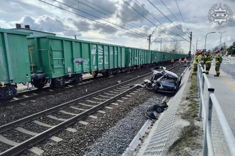 Polonia: un tren de marfă a intrat în coliziune cu o mașină