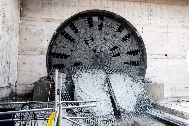 Historical breakthrough on London to Birmingham route
