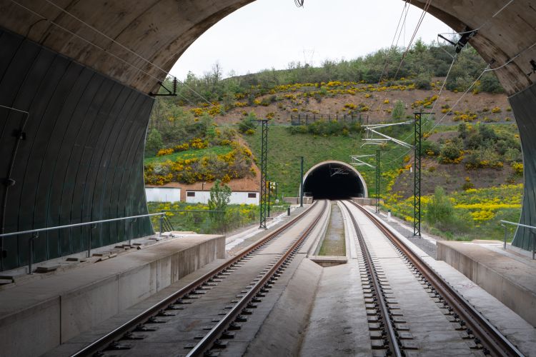 Pajares: Siódmy najdłuższy europejski tunel kolejowy oficjalnie otwarty