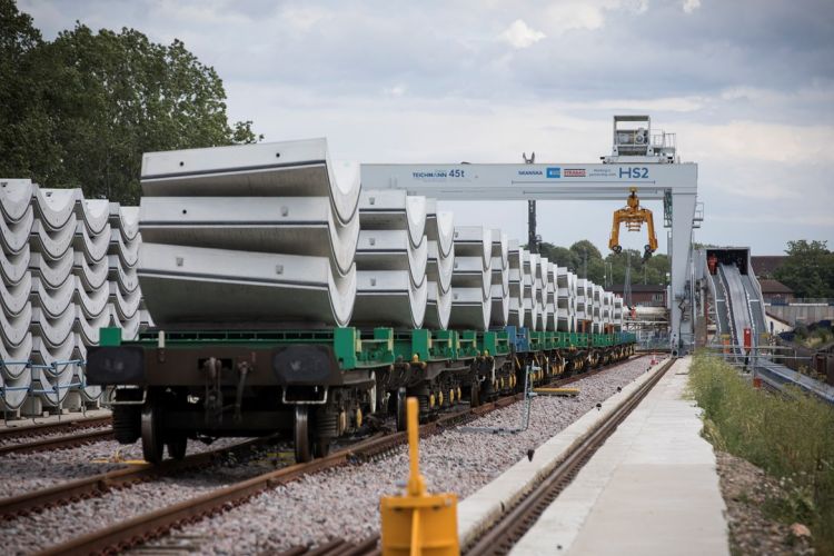 HS2 sceglie la ferrovia anziché la strada per alleviare i problemi di traffico in Gran Bretagna
