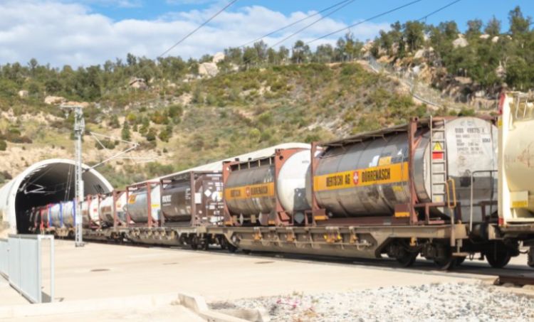 Trenurile de marfă beneficiază de tarife reduse pe linia de mare viteză Figueres-Perpignan