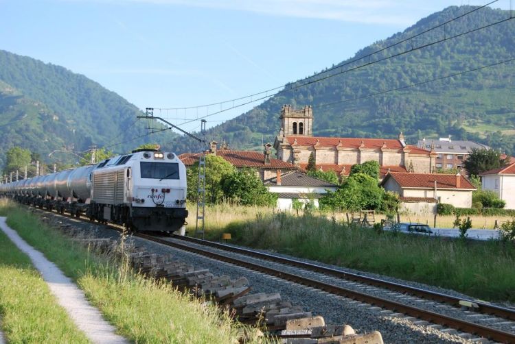 Contracts awarded for infrastructure upgrades to support 750-meter freight trains in Spain