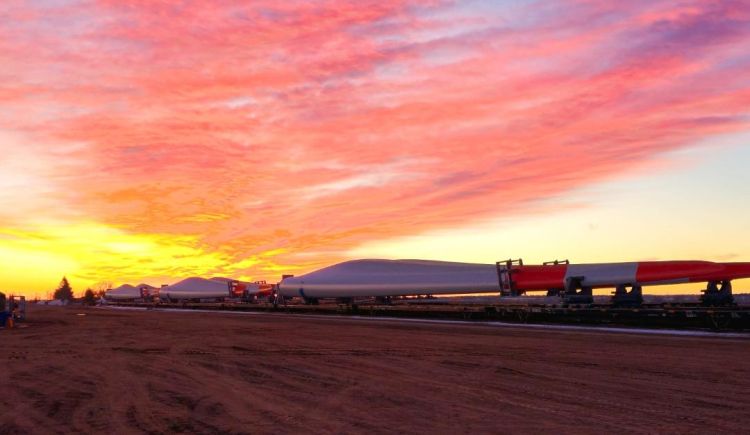 Společnost Union Pacific přepravuje po železnici nejdelší lopatky větrných turbín v historii USA