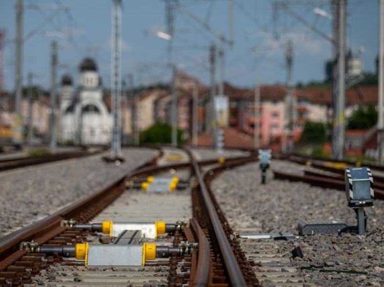 DB si aggiudica altri contratti a lungo termine per la tecnologia digitale di controllo e sicurezza