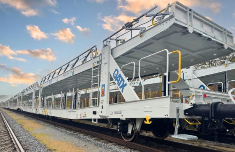 Hödlmayr amplia la flotta con i vettori automobilistici Laaers di GATX Rail Europe