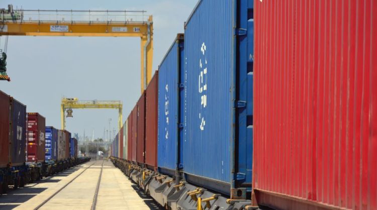 Rail volume through Valencia ports rises slightly as road remains dominant