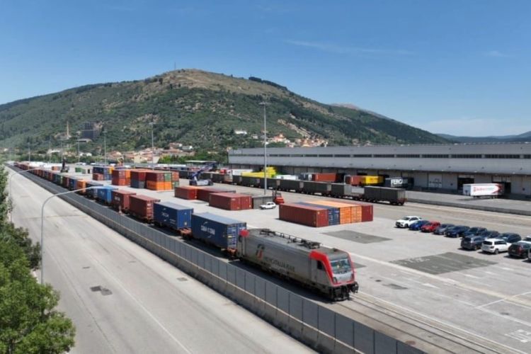 Il nuovo collegamento ferroviario rafforza la rete logistica della Toscana