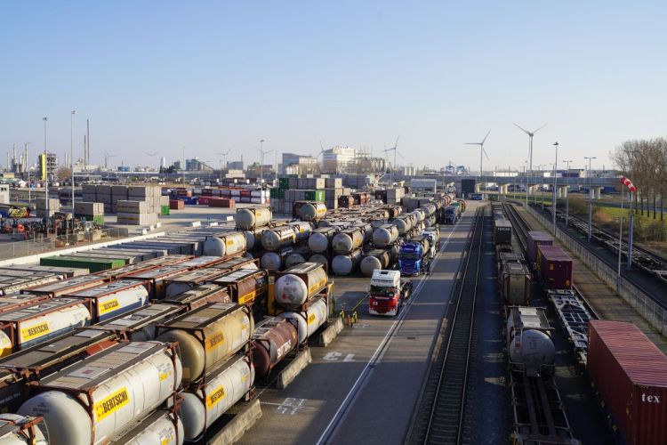 "Nu lăsați transportul combinat în urmă", spune industria de transport de marfă către UE