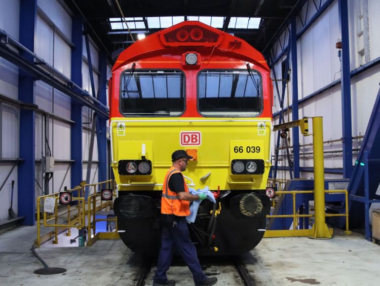 DB Cargo UK avvia il programma di retrofit ETCS per le locomotive Classe 66