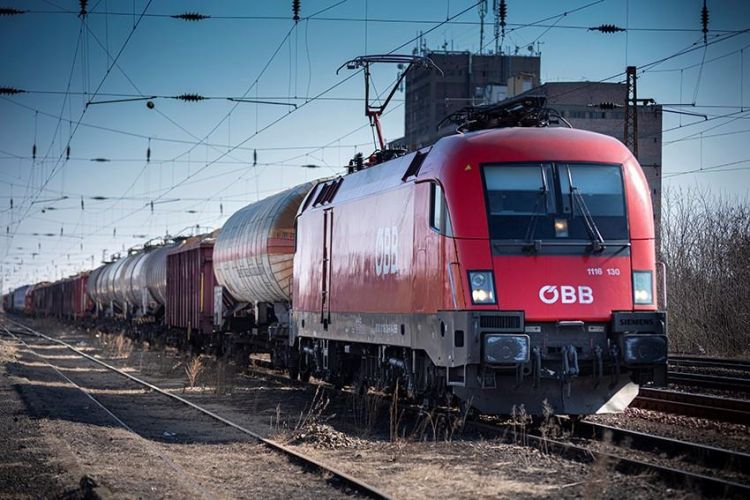Rail Cargo Logistics-Hungaria and SŽ-tovorni promet to boost single-wagon cooperation