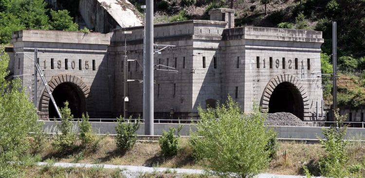 Lavori di risanamento del tunnel del Sempione e impatto sui servizi ferroviari passeggeri e merci a partire da febbraio