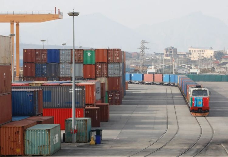 Azerbaijan introduces temporary road tax exemptions for rail-connected freight transport from 2025