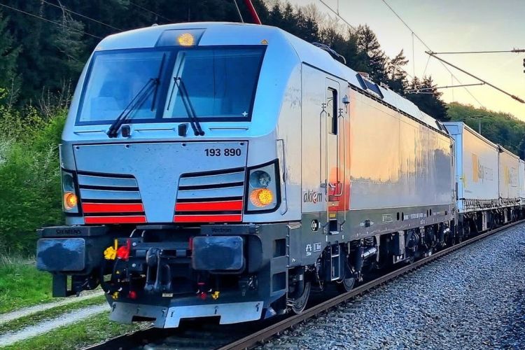 Ecco-rail prende in affitto cinque MS Vectron da Akiem
