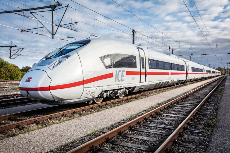 DB presenta il nuovo design degli interni dei treni ICE ad alta velocità