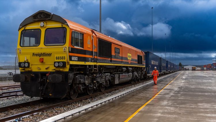 Freightliner introduces new Tilbury-Manchester intermodal service