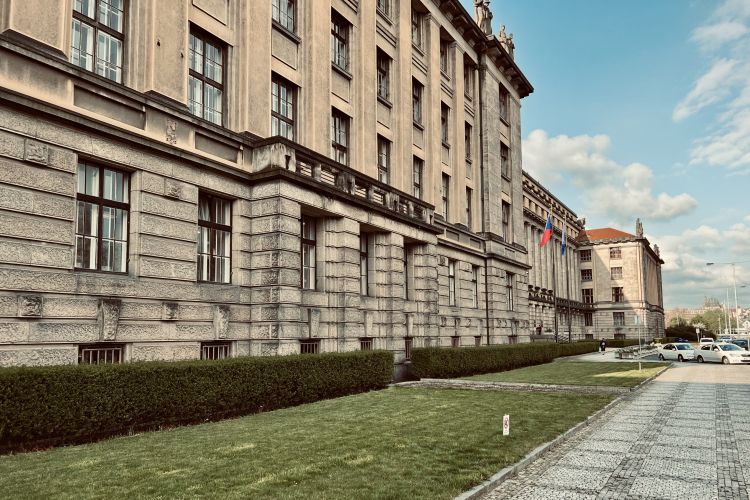 ČD busca por concurso una nueva sede en Praga