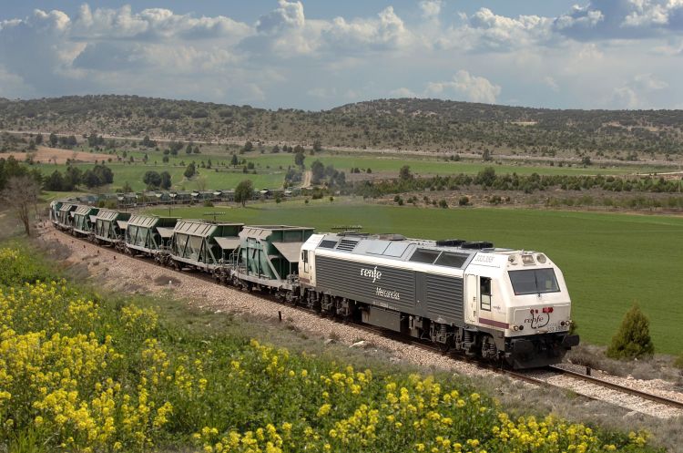 Společnost Renfe přestaví své bývalé zásobníky na uhlí na přepravu obilí